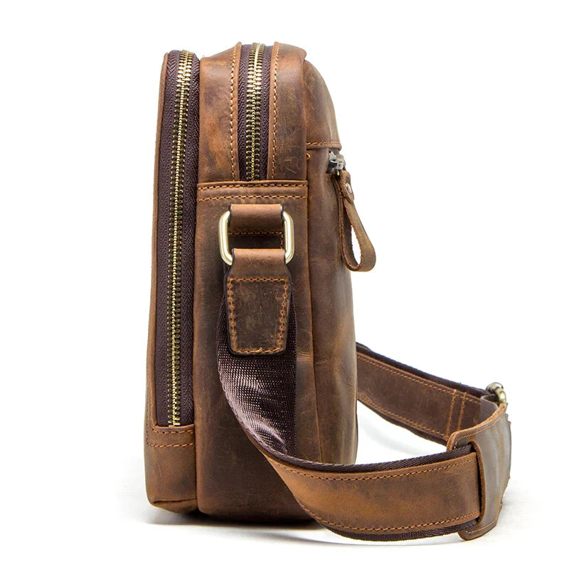 Mochila em Couro Genuino - Contacts Premium