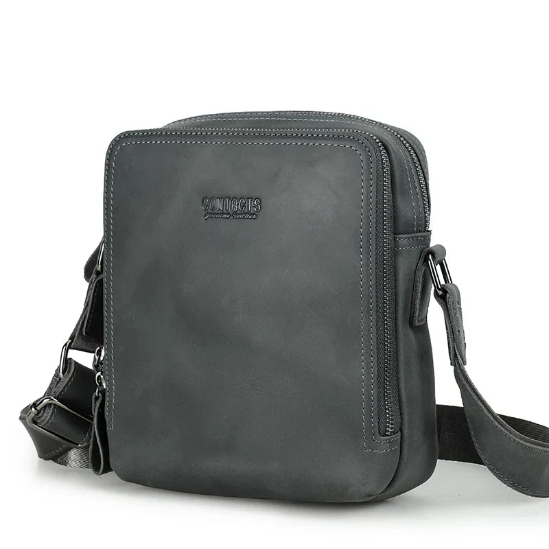 Mochila em Couro Genuino - Contacts Premium